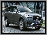 Volvo XC90, Przód